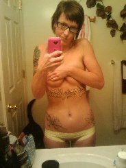 Heiß drauf, einen tattowierten Körper zu lecken um mich richtig geil zu machen??? :) Ich stehe tierisch auf tattoowierte Männer und spiele auch sehr gerne mit meiner Zunge ;) Ich freue mich über Post ;)